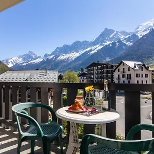 https://les-balcons-danate-15.hotels-rhonealpes.com